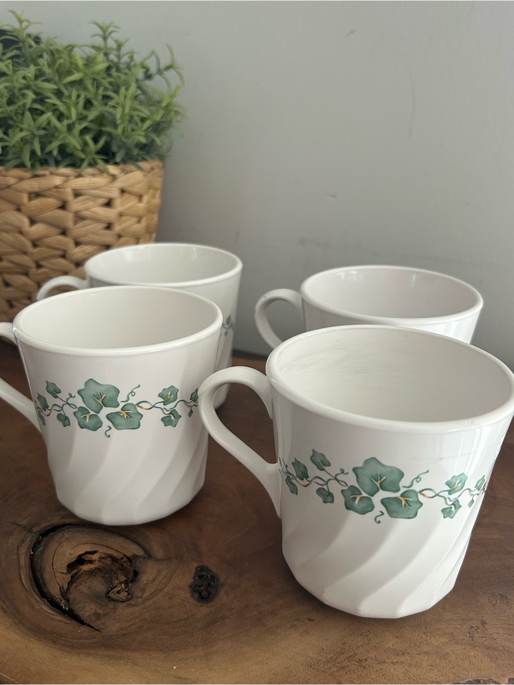 Set of 4 Corning Corelle Callaway Green Ivy Coffee Tea Cups Mugs